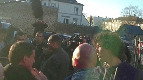 Valls giflé par un jeune de 18 ans, présenté comme un nationaliste breton