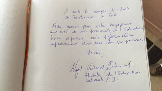 Zéro en orthographe pour la ministre de l'Éducation en France.