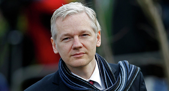 Assange dévoile la source des courriels compromettant Hillary Clinton.