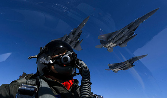 Péninsule coréenne: démonstration de force de bombardiers US, Moscou et Pékin haussent le ton.