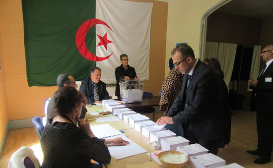 Algérie: le FLN remporte les élections locales, en recul par rapport au dernier scrutin