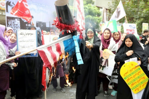 Des milliers d’Iraniens manifestent à Téhéran contre les USA et «Israël»
