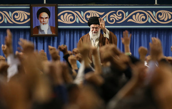 Sayed Khamenei: Qualifier le peuple iranien de terroriste est une preuve de la stupidité de Trump
