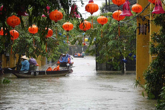 Typhon au Vietnam: 49 morts à quelques jours du sommet de l'Apec.