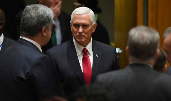 Persona non grata, Pence reporte son voyage au Proche-Orient.