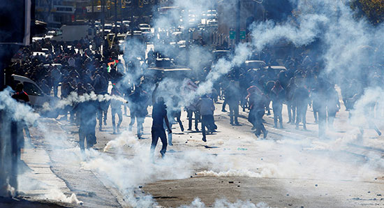 Rassemblement de jeunes Palestiniens près des colonies israéliennes
