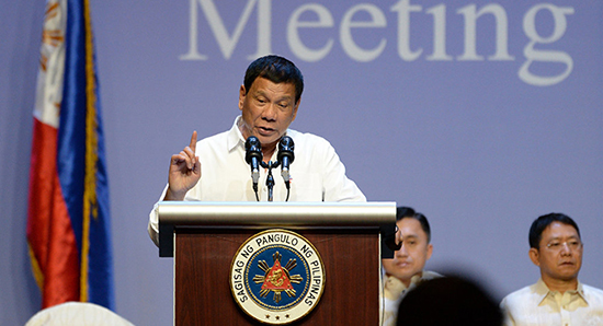 Philippines: Duterte, prêt à «tuer plus» de dealers, mobilise l’armée
