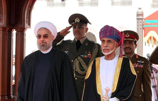 Rohani, à Oman, prône le dialogue avec les pays voisins

