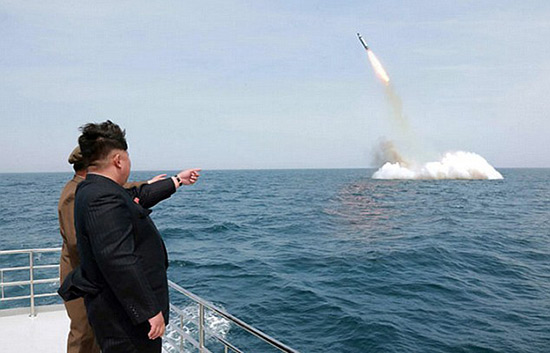 Pyongyang promet une «frappe impitoyable» contre les moyens stratégiques US.