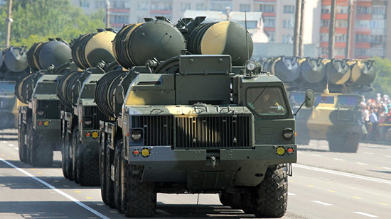 L’Iran teste le système russe de défense antiaérienne S-300
