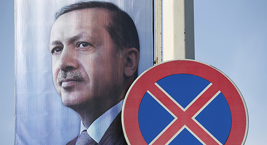 Erdogan n'est plus le bienvenu en Allemagne, dit un proche de Merkel.