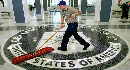 La CIA lance la chasse contre les informateurs de WikiLeaks dans ses rangs.