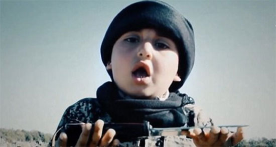 «Daech» met en scène un assistant-bourreau âgé de six ans dans une vidéo insoutenable

