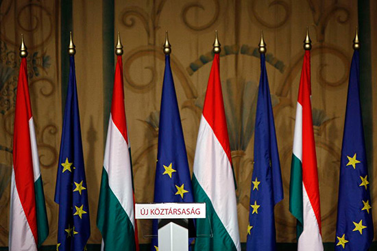 La Hongrie lance une consultation populaire anti-UE.