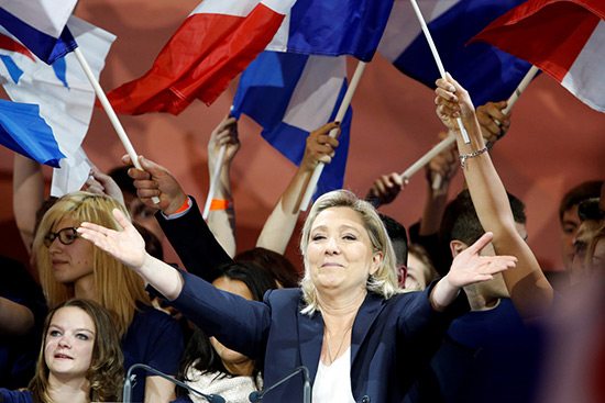 France/Présidentielle 2017: Le Pen en congé de la présidence du FN pour mener campagne
