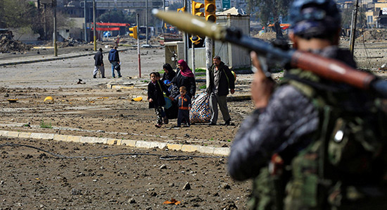 Mossoul: des civils lâchement abattus lors de leur tentative de fuir la ville
