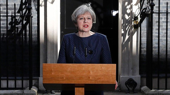 GB: Theresa May appelle à des législatives anticipées.
