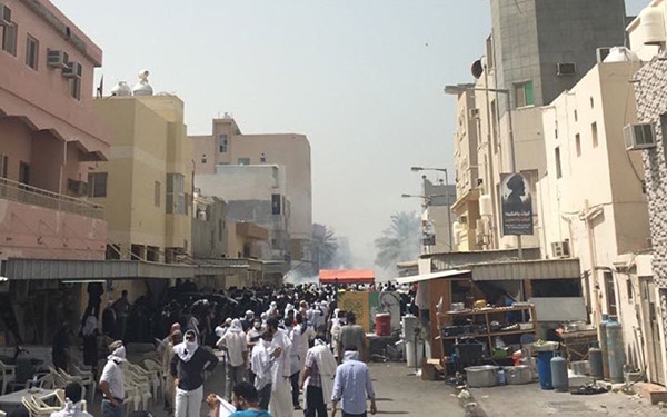 Bahreïn: Les forces du régime prennent d’assaut le village de Daraz, des manifestants y résistent