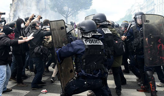 État d’urgence en France : Amnesty International dénonce de nombreux abus