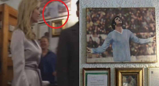 Au Vatican, Ivanka Trump prend la photo d’un footballeur pour l’image d’un saint.