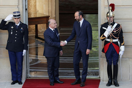 Gouvernement Philippe: choix risqué ou voie vers un «alliage» de droite et de gauche ?

