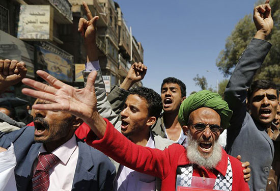 Au Yémen, la foule accueille l’émissaire de l’Onu avec des chaussures