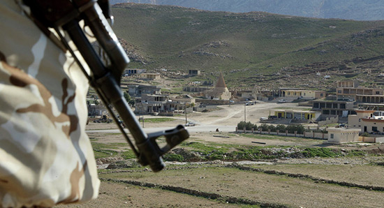 Syrie: en déroute, «Daech» recourt à la tactique de la «terre brûlée».