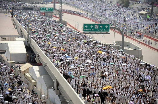 Les musulmans célèbrent l’Aïd al-Adha, rituel de lapidation sous haute sécurité au hajj

