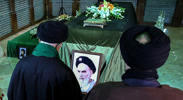 Anniversaire de la victoire de la Révolution islamique: sayed Khamenei se rend au mausolée de l’Imam Khomeiny