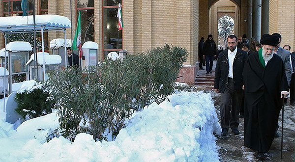Anniversaire de la victoire de la Révolution islamique: sayed Khamenei se rend au mausolée de l’Imam Khomeiny