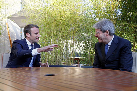 Macron à Rome pour évoquer migrations et avenir de l'Europe.