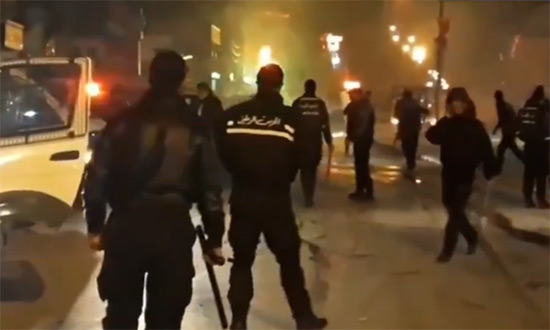 Tunisie: 200 arrestations, dizaines de blessés après une nouvelle nuit de heurts