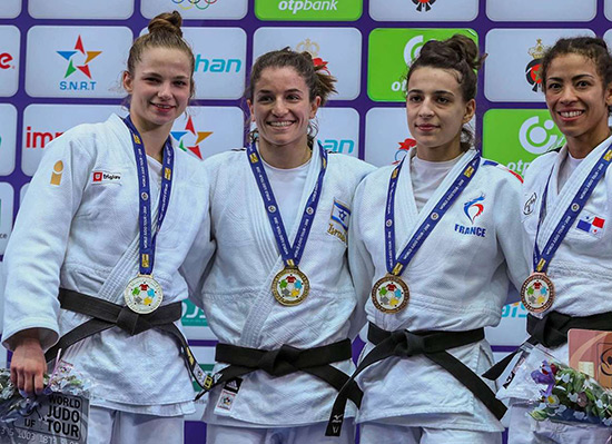 Hymne et drapeau israéliens à Agadir, les Marocains en colère.