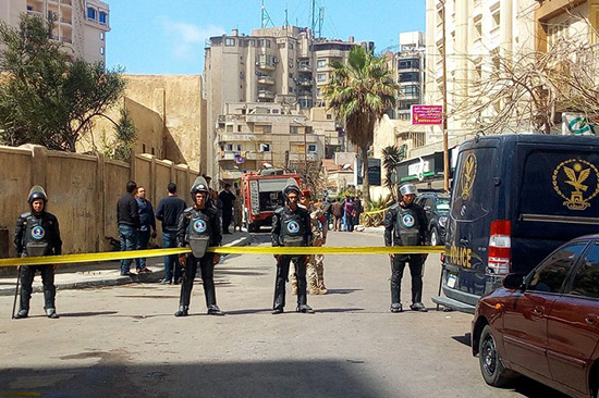 Egypte: explosion d'une voiture piégée à Alexandrie, un policier tué.