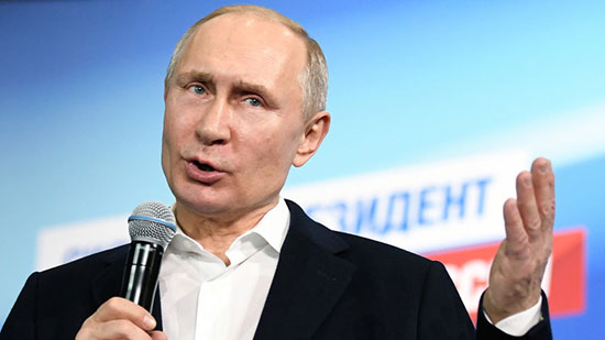 Ex-espion empoisonné: accuser la Russie est «du grand n'importe quoi», martèle Poutine