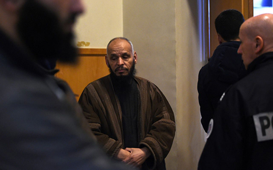 France: un imam salafiste connu pour ses prêches radicaux expulsé vers l'Algérie