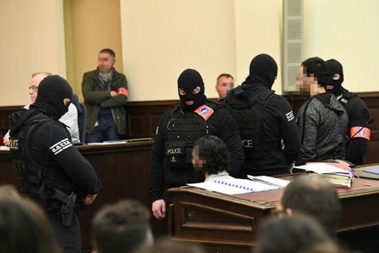Fusillade à Bruxelles en 2016: Abdeslam reconnu coupable de tentative d'assassinat terroriste