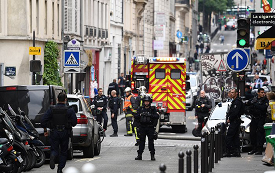 Prise d'otages à Paris: l'auteur interpellé, les otages sains et saufs