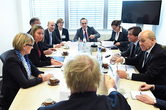 Iran: Paris, Berlin et Londres unis pour demander des exemptions aux USA