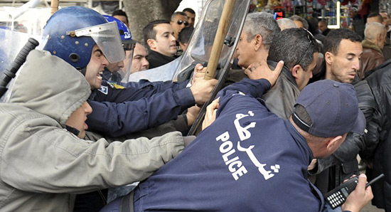 Algérie: que cachent les changements dans les services de sécurité?