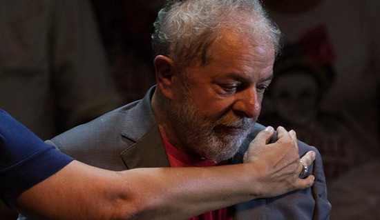 Brésil: un juge annule l'ordre de libération de l'ex-président Lula