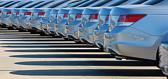 L'UE menace les USA de frapper fort si ses autos sont taxées