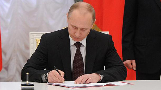 Poutine signe la loi sur la Journée de l’adhésion de la Crimée à l’Empire russe