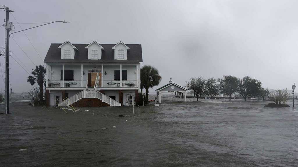 Plusieurs morts et des habitants pris au piège par l’ouragan Florence