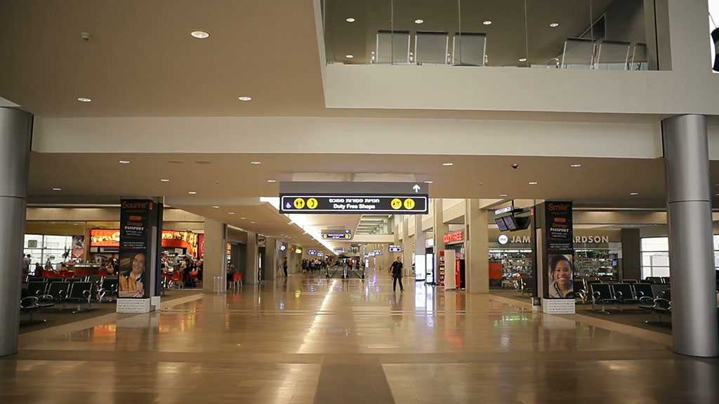 «Israël» : une étudiante US soupçonnée de soutenir BDS, retenue à l’aéroport