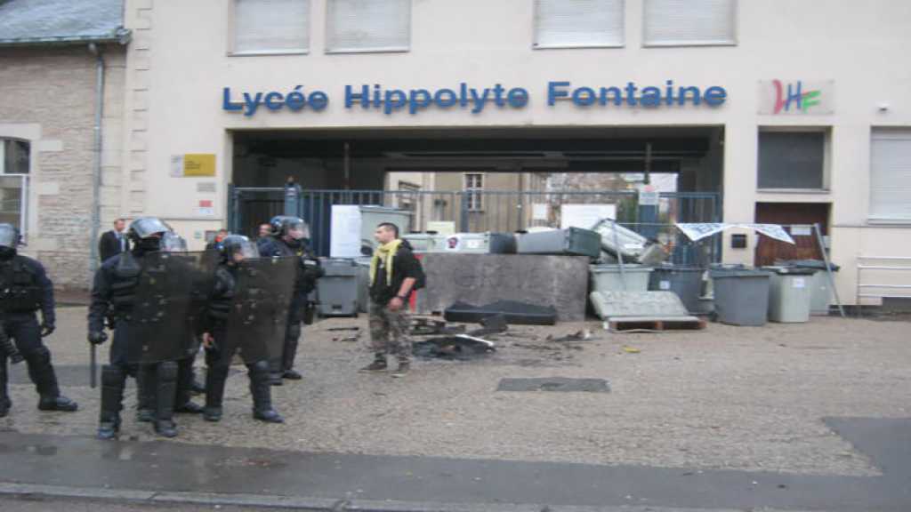 France: des dizaines de lycées perturbés par des manifestants 