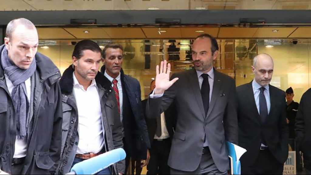 «Gilets jaunes»: le gouvernement suspend la hausse de la taxe sur le carburant pour six mois