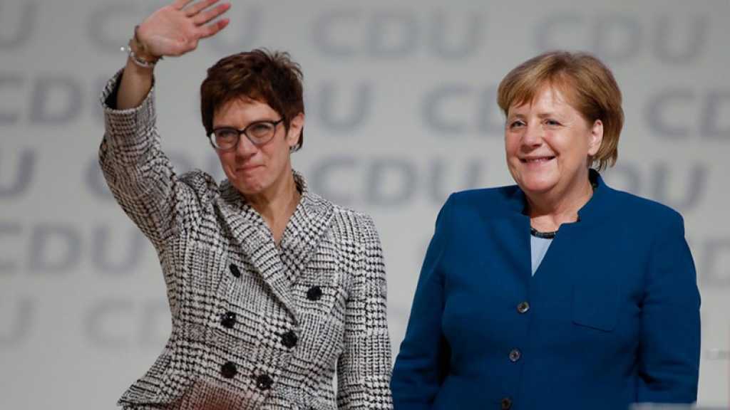 Allemagne: la présidente de la CDU compte passer au crible la politique migratoire de Merkel