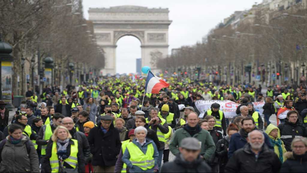 «Gilets jaunes»: Macron reconnait avoir fait des «erreurs» qui expliquent la crise
