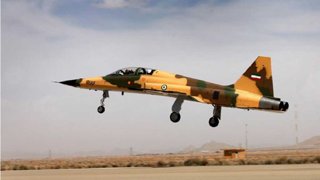 L’avion de combat 100% iranien Kowsar s’est illustré au défilé à Téhéran